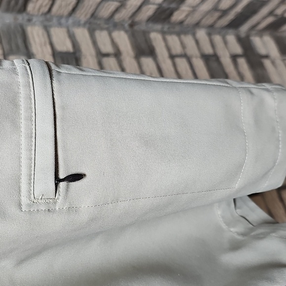 Izod Golf Shorts Sz 33 Khaki Color Performx Golf - Picture 3 of 9